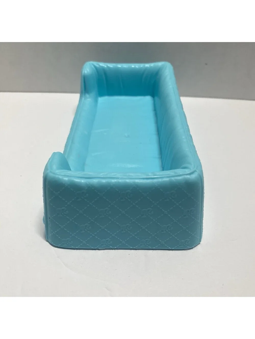 Barbie Mommy Dog with Newborn Pups playset Replacement dog bed blue 6